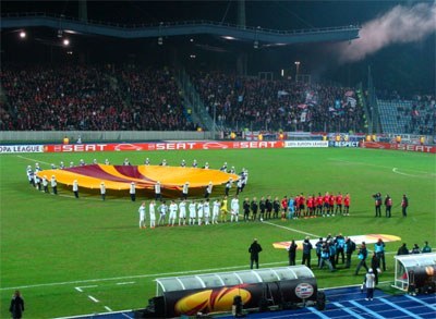 Lille and PSV players before match